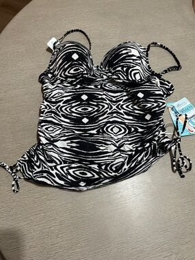Black & White Patterned Tankini Swim Top